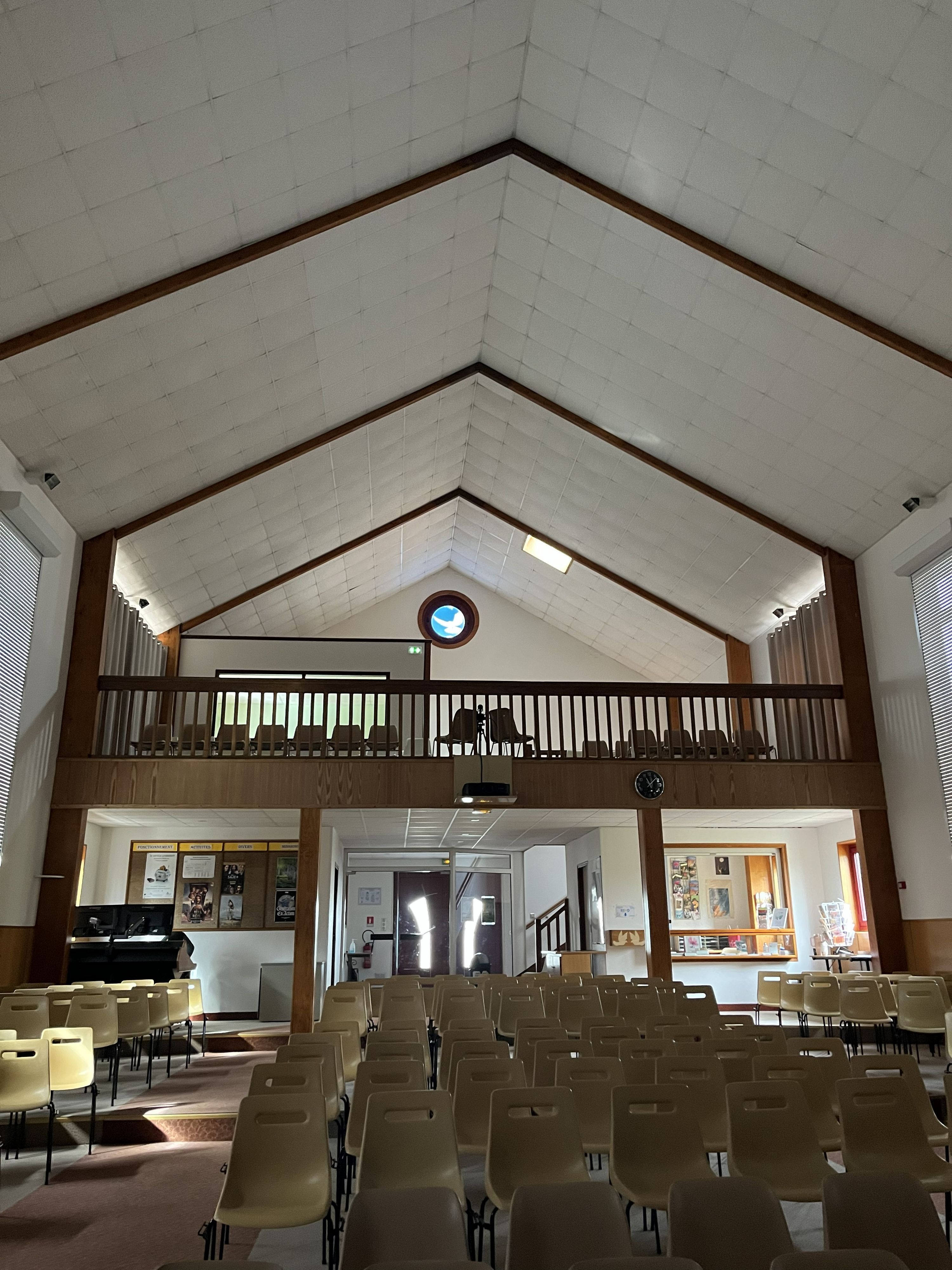 Rénovation de faux plafond et isolation d'une église à Vauréal — photo 3