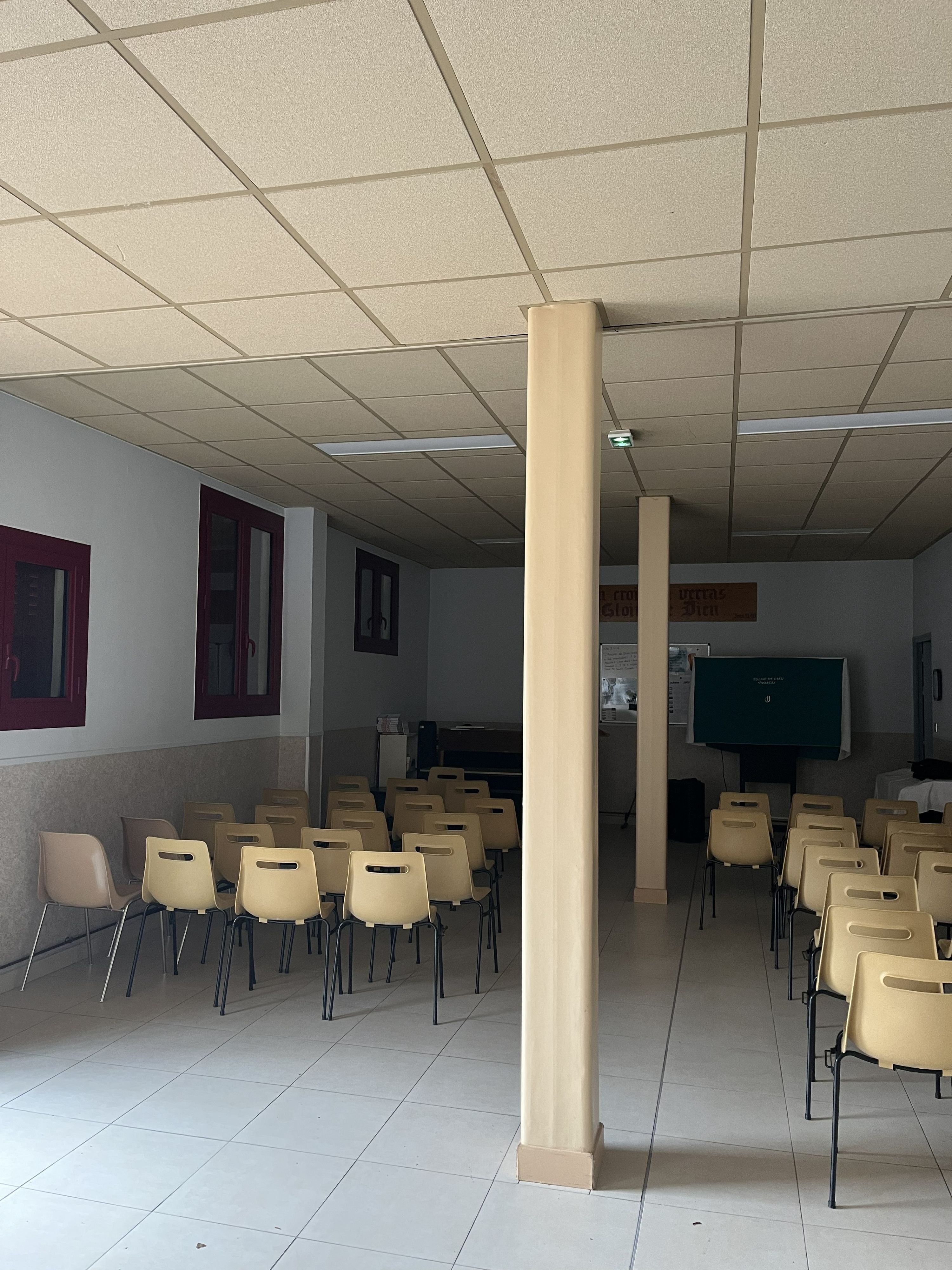 Rénovation de faux plafond et isolation d'une église à Vauréal — photo 2